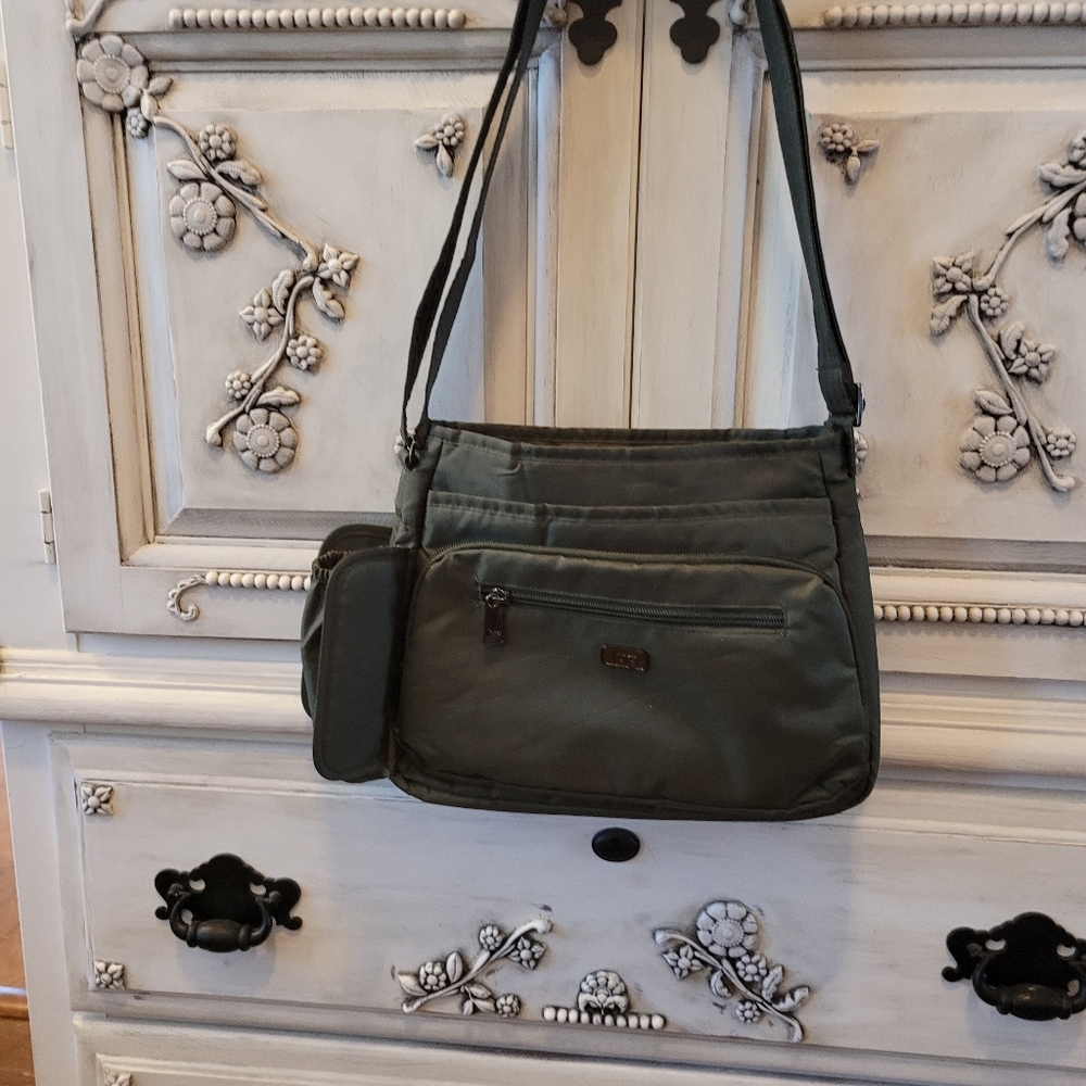 LUG Shoulder Bag
